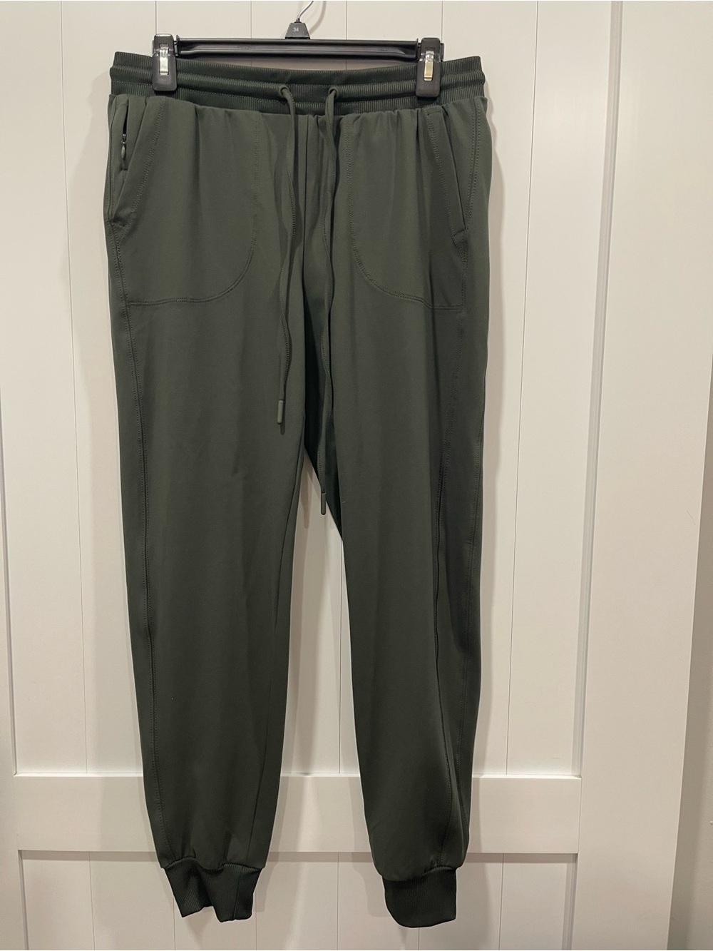 Rachel Zoe women’s Olive Drawstring Joggers medium